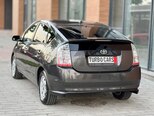 Toyota Prius-12