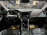 Hyundai Sonata-16