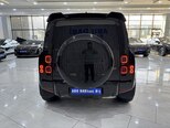 Land Rover Defender-7