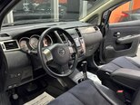Nissan Tiida-12