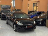Hyundai Accent-11