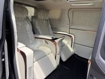Lexus LM 350h-17