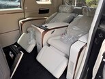 Lexus LM 350h-21