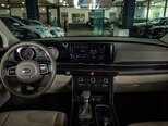 Kia Carnival-12