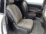Kia Carnival-8