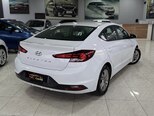 Hyundai Elantra-8