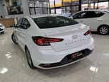 Hyundai Elantra-9