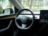 Tesla Model Y-9