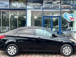Hyundai Accent-12
