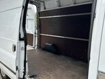 Ford Transit-12