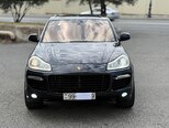 Porsche Cayenne-1