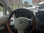 Nissan Tiida-5