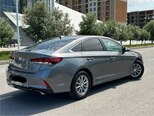 Hyundai Sonata-11