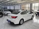 Kia Rio-5