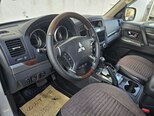 Mitsubishi Pajero-11