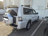 Mitsubishi Pajero-4