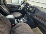 Mitsubishi Pajero-12