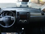 Nissan Tiida-12