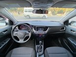 Hyundai Accent-12