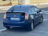 Toyota Prius-12