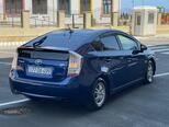 Toyota Prius-13