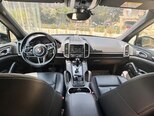 Porsche Cayenne-4