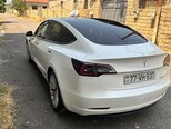 Tesla Model 3-6