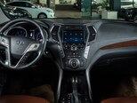 Hyundai Grand Santa Fe-12