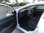 Hyundai Elantra-11