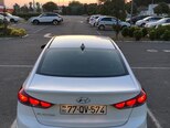 Hyundai Elantra-3