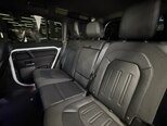 Land Rover Defender-7