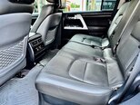 Toyota Land Cruiser-11