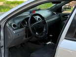 Suzuki Forenza-10