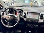 Mitsubishi Outlander-12