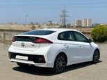 Hyundai IONIQ-12