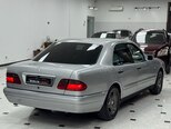 Mercedes E 200-8