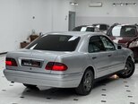 Mercedes E 200-7