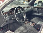 Mercedes E 200-13