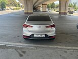 Hyundai Elantra-4