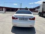 Hyundai Sonata-15