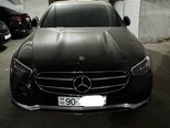 Mercedes E 300 e-1