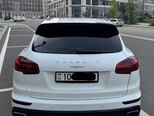 Porsche Cayenne-4