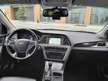 Hyundai Sonata-16