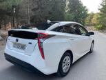 Toyota Prius-12