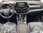 Toyota Highlander-13