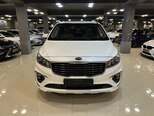 Kia Carnival-1