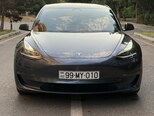 Tesla Model 3-1