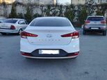 Hyundai Elantra-3