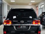 Toyota Land Cruiser-16