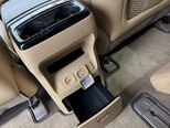 Kia Carnival-12